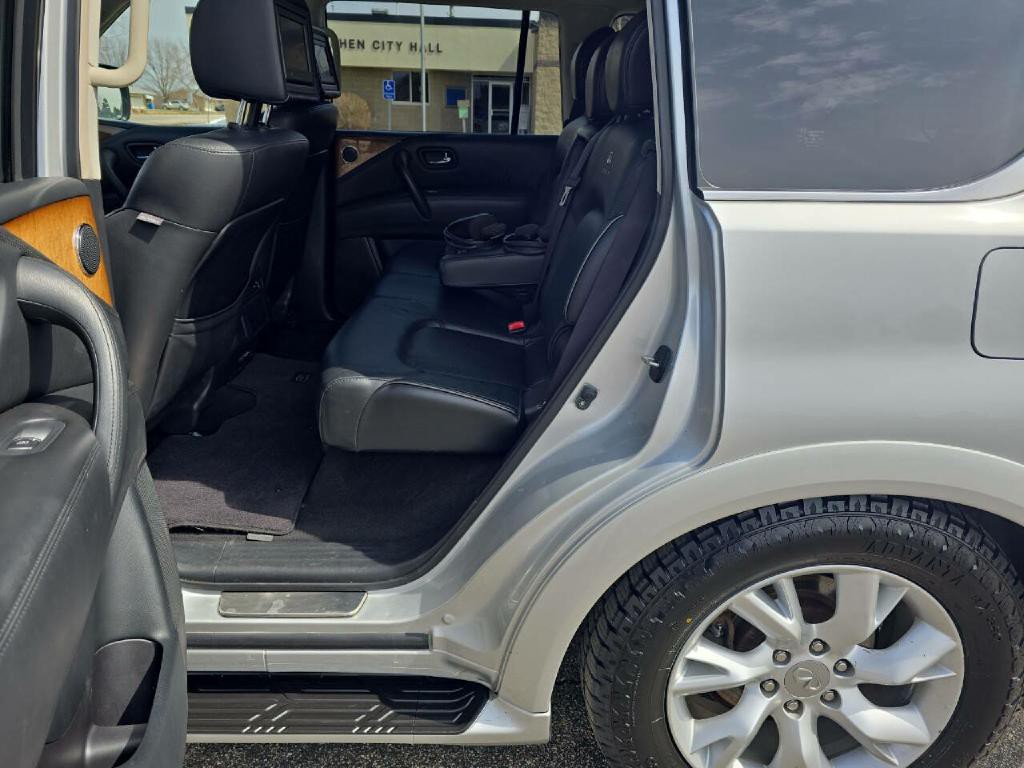 2014 INFINITI QX80 Image 9
