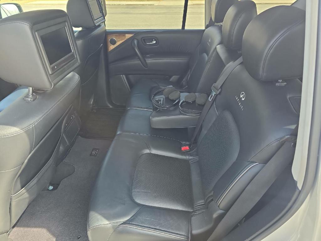 2014 INFINITI QX80 Image 10