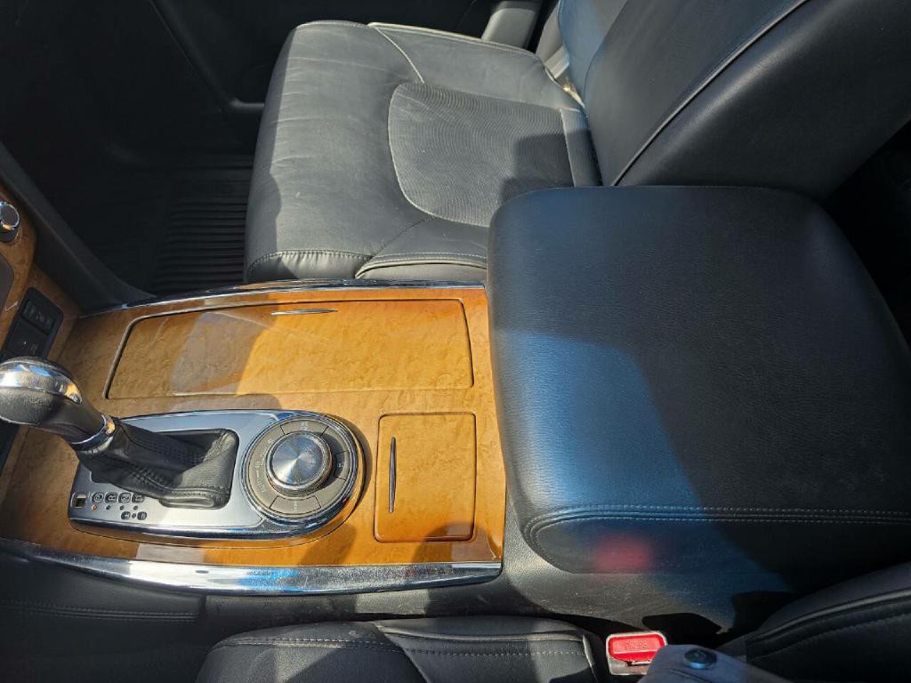 2014 INFINITI QX80 Image 30