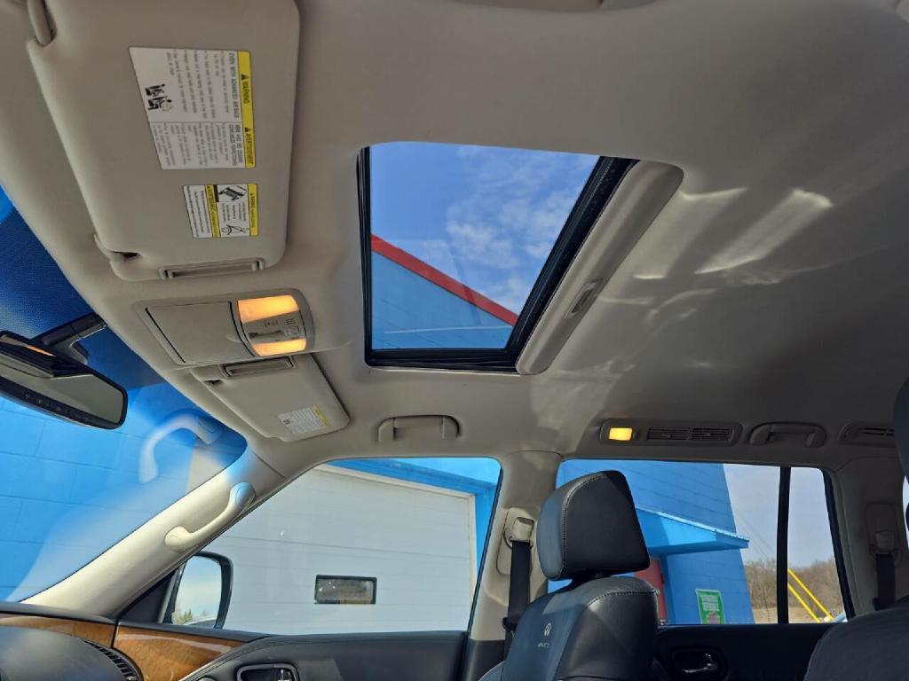 2014 INFINITI QX80 Image 31