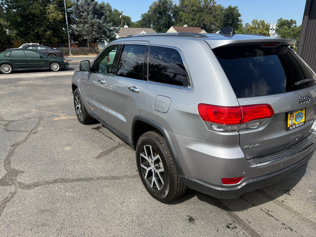 2017 Jeep Grand Cherokee Image 2