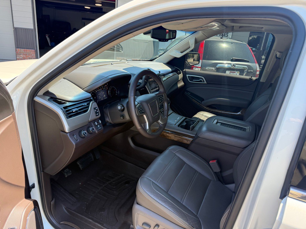2015 GMC Yukon Image 9