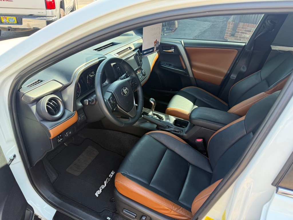 2016 Toyota Rav4 Image 9