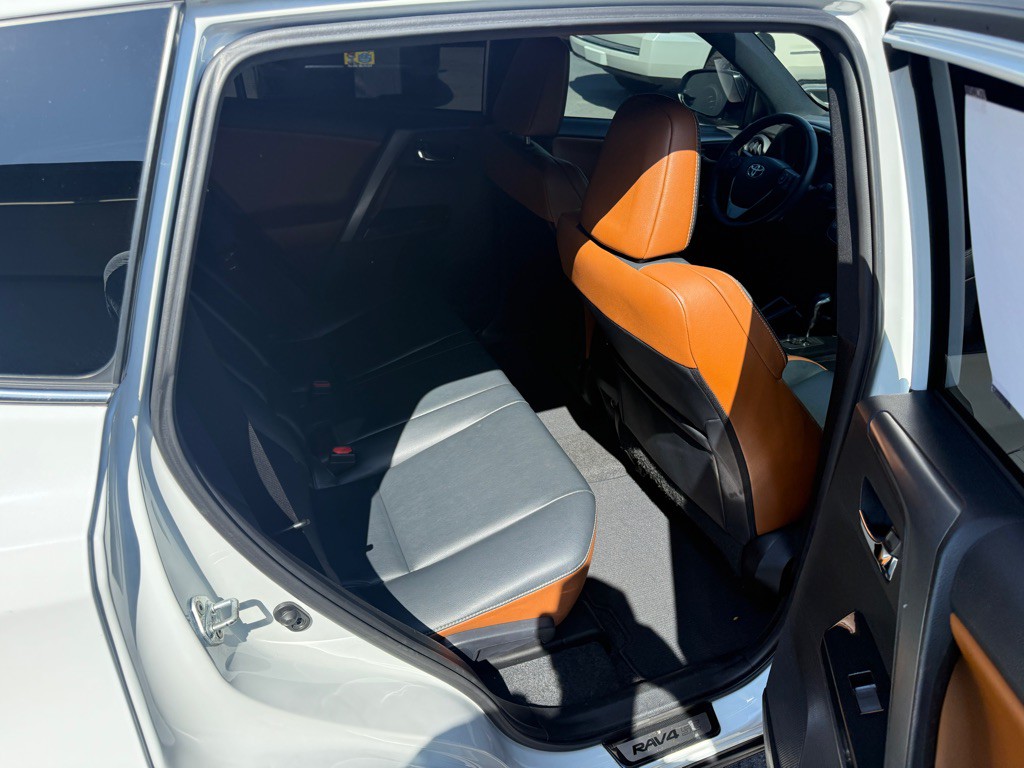 2016 Toyota Rav4 Image 12