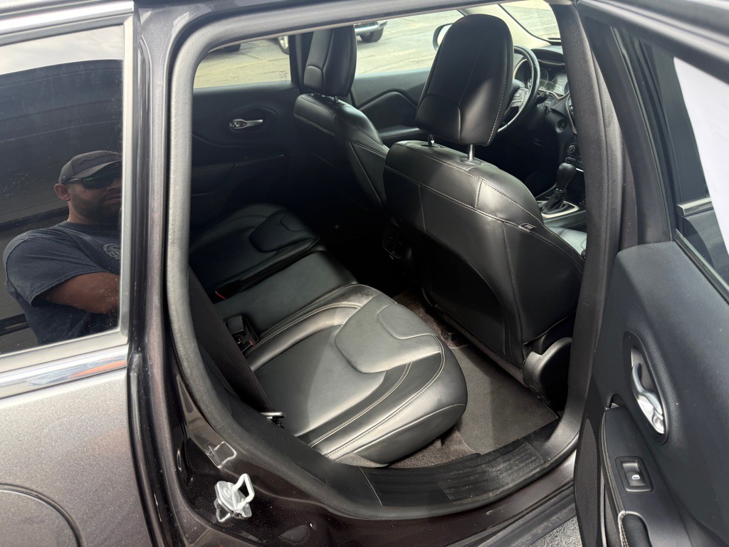 2016 Jeep Cherokee Image 12