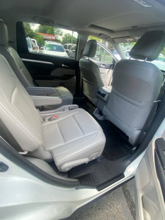 2018 Toyota Highlander Image 13