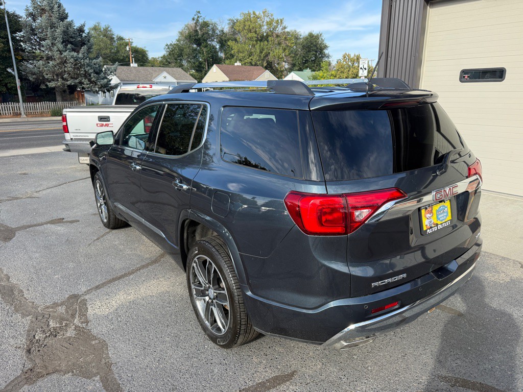 2019 GMC Acadia Image 2