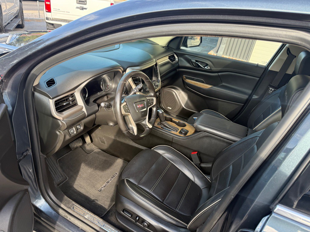 2019 GMC Acadia Image 9