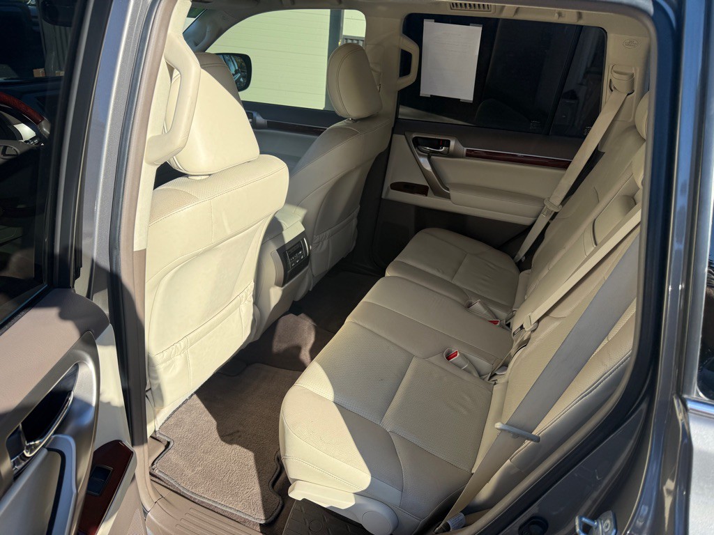 2013 Lexus GX Image 10