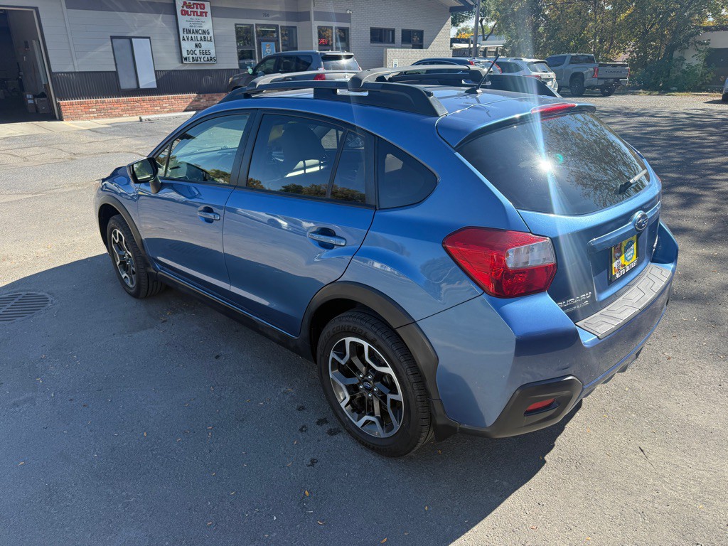 2016 Subaru Crosstrek Image 2