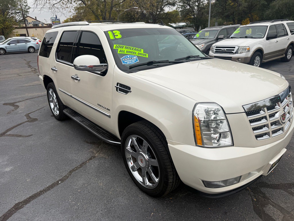 2013 Cadillac Escalade Image 6