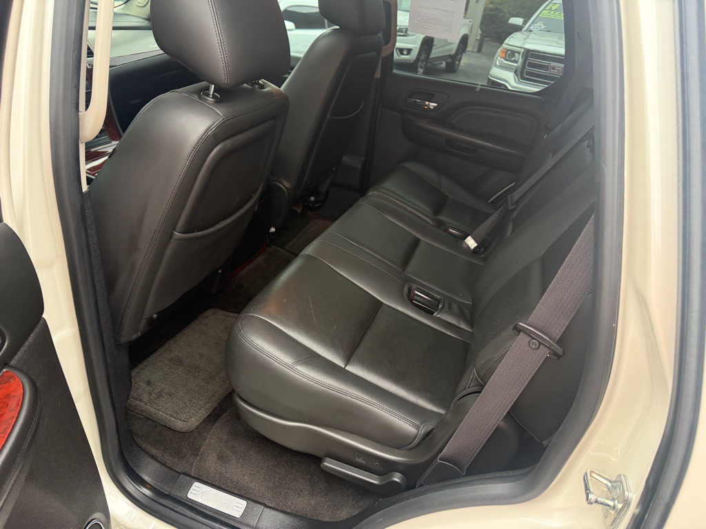 2013 Cadillac Escalade Image 10