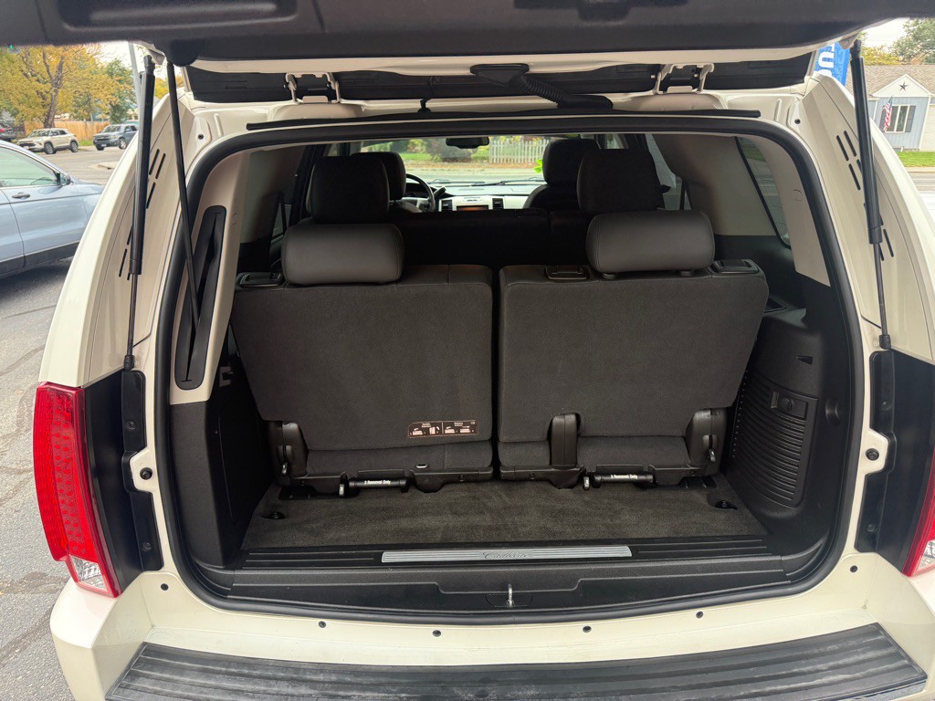 2013 Cadillac Escalade Image 11