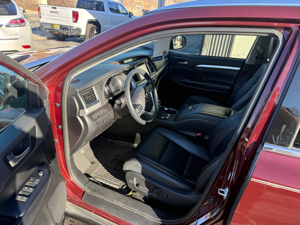 2019 Toyota Highlander Image 9