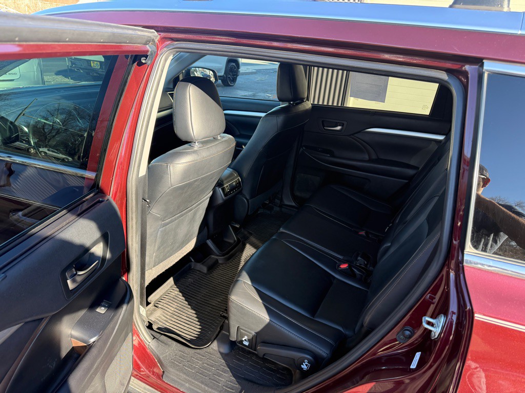 2019 Toyota Highlander Image 10