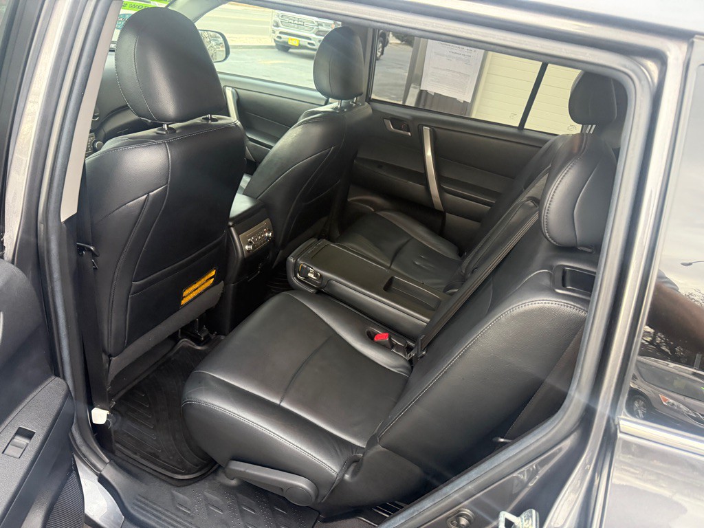2013 Toyota Highlander Image 23