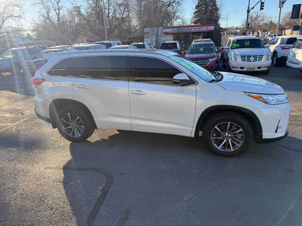 2017 Toyota Highlander Image 5