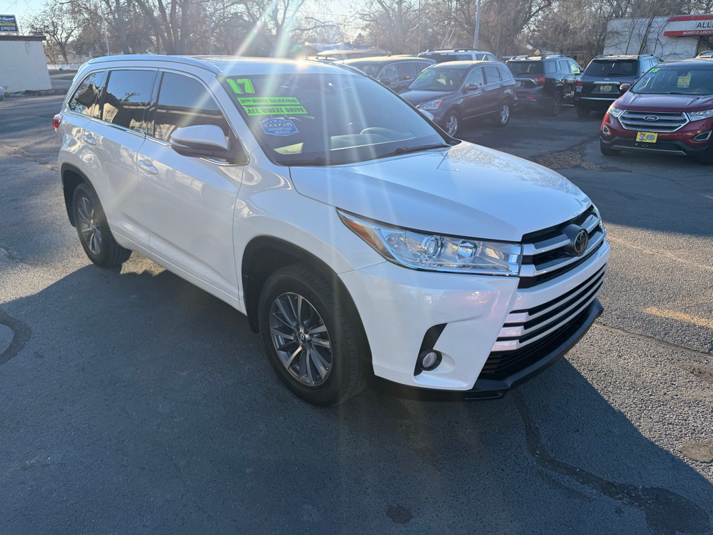2017 Toyota Highlander Image 6