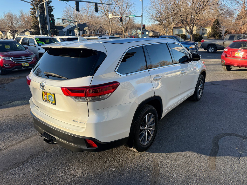 2017 Toyota Highlander Image 4