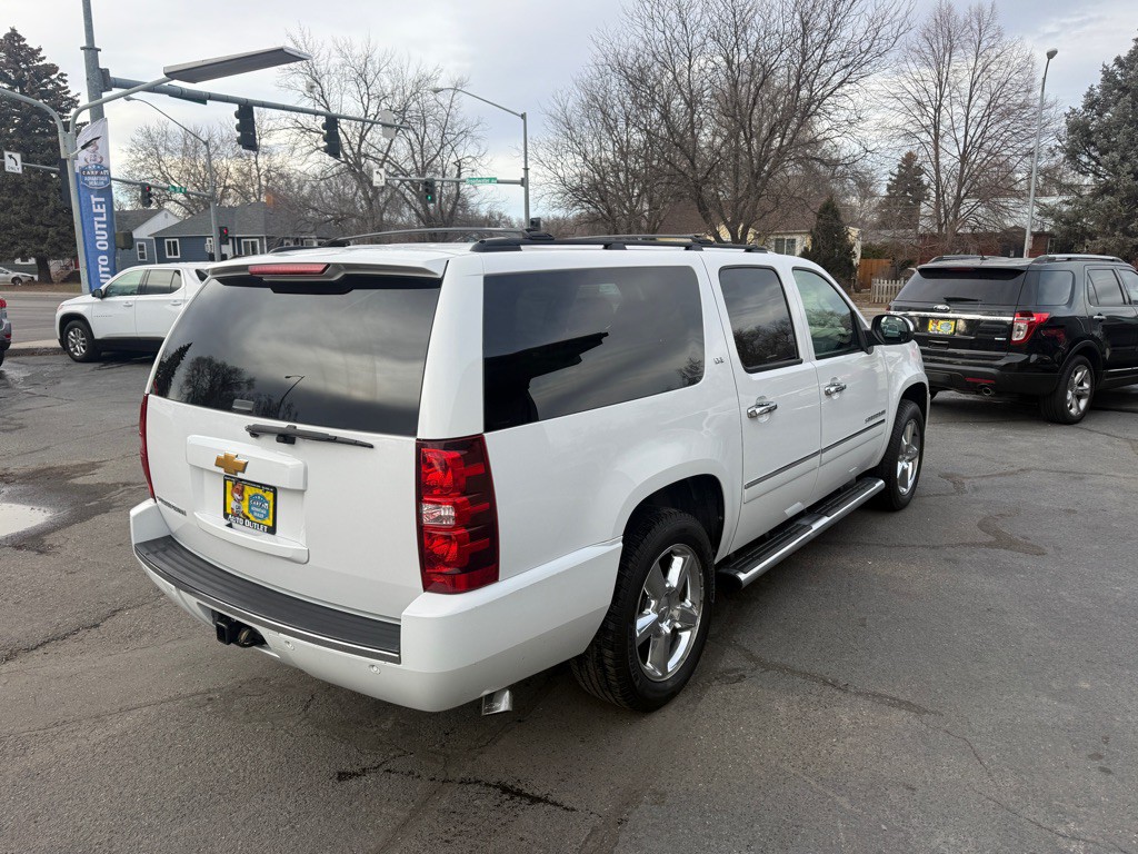 2013 Chevrolet Suburban Image 4