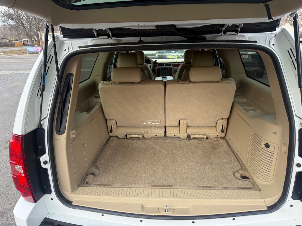 2013 Chevrolet Suburban Image 11