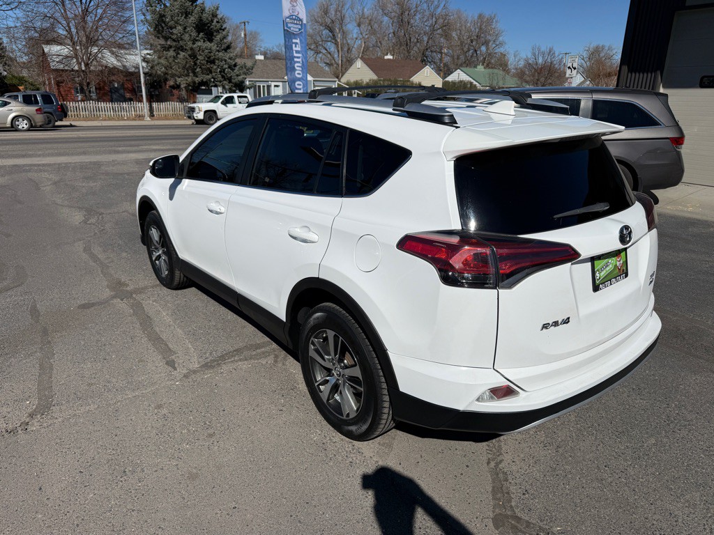 2016 Toyota Rav4 Image 2