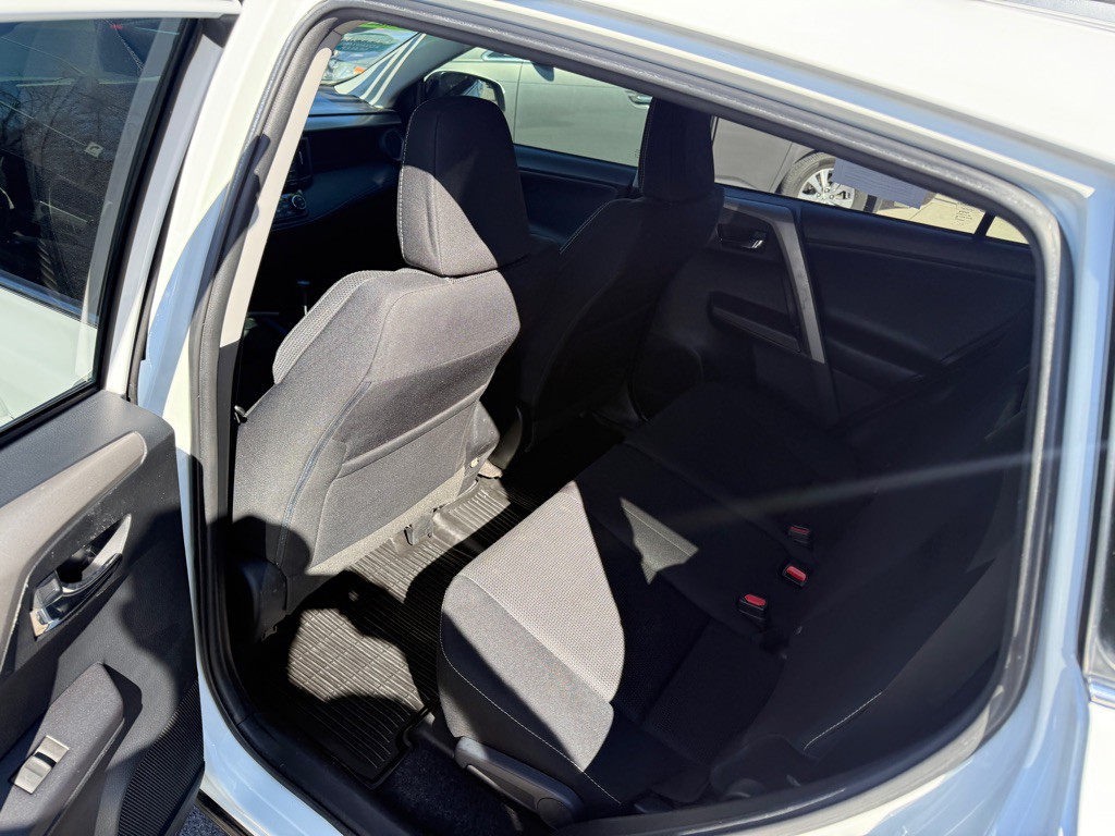 2016 Toyota Rav4 Image 10