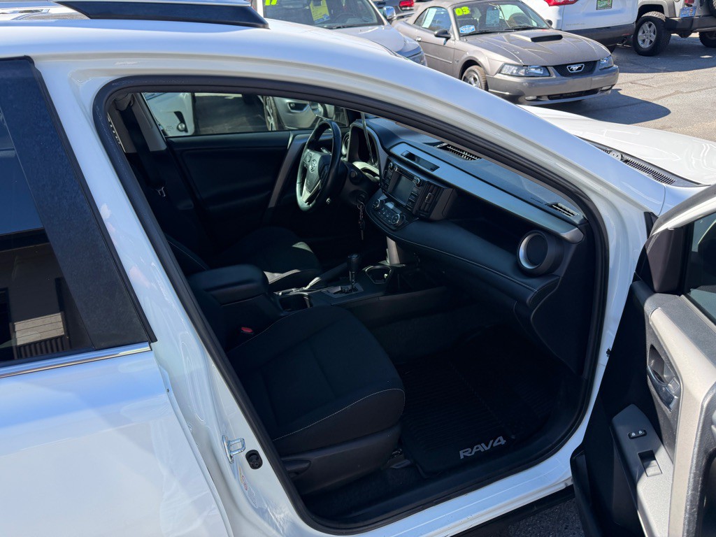 2016 Toyota Rav4 Image 13