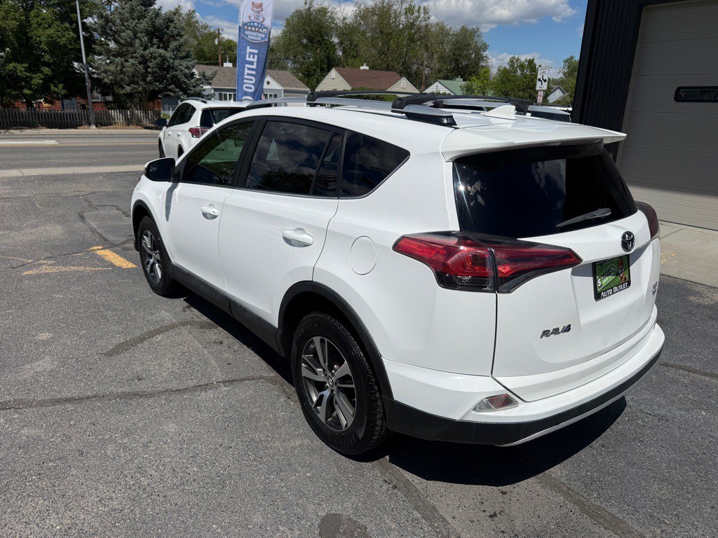 2016 Toyota Rav4 Image 2