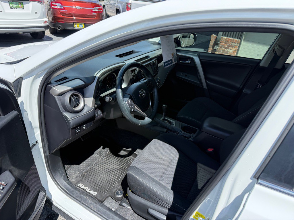 2016 Toyota Rav4 Image 9