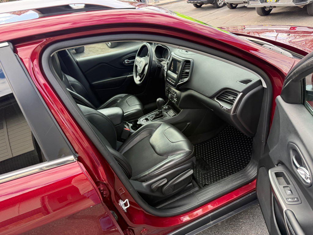 2019 Jeep Cherokee Image 11