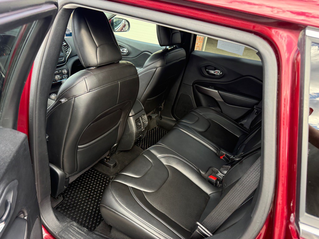 2019 Jeep Cherokee Image 13