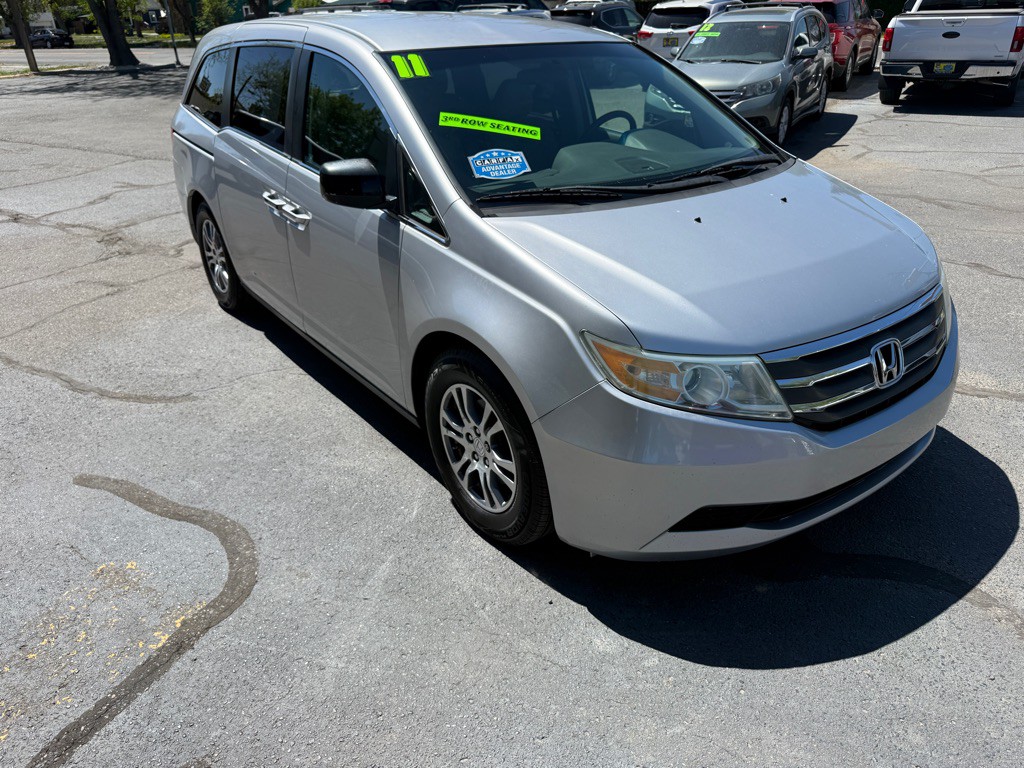 2011 Honda Odyssey Image 2