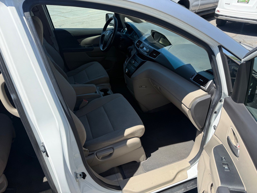 2011 Honda Odyssey Image 10