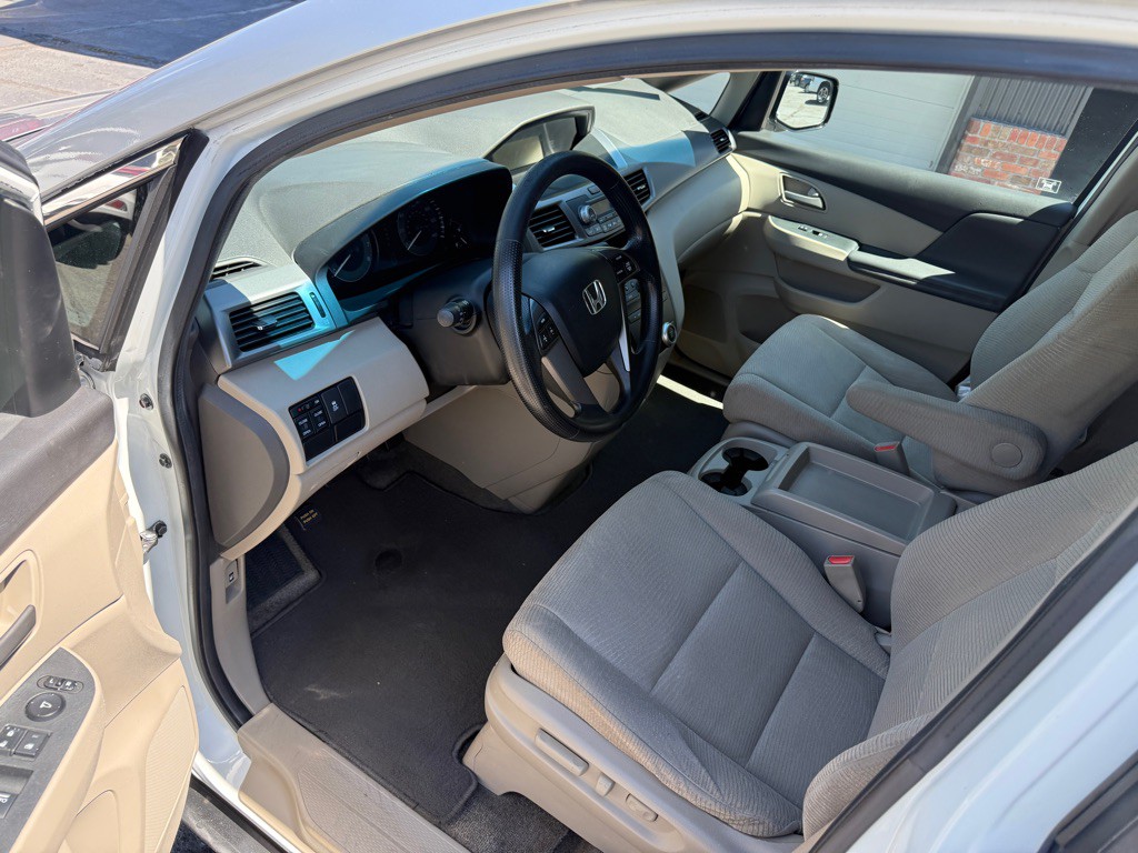2011 Honda Odyssey Image 11