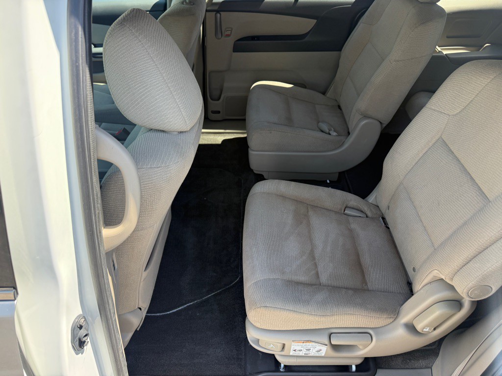2011 Honda Odyssey Image 12