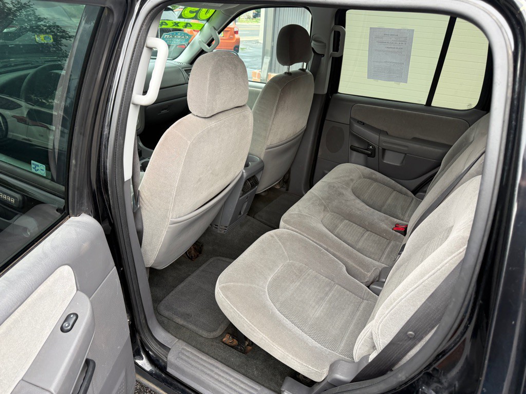 2005 Ford Explorer Image 11