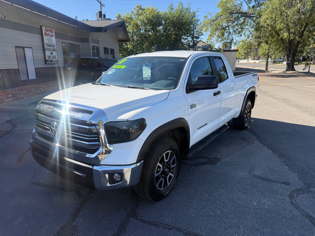 2017 Toyota Tundra Image 8
