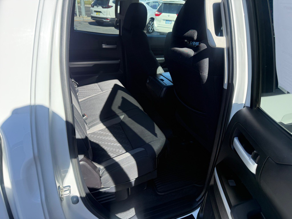 2017 Toyota Tundra Image 11