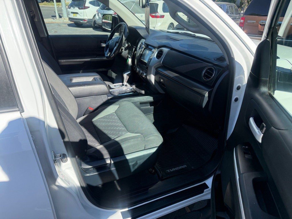 2017 Toyota Tundra Image 12