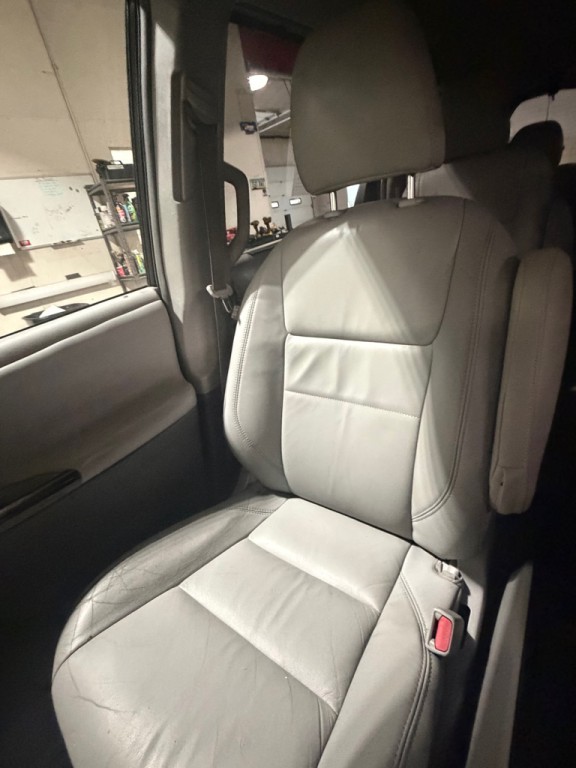 2018 Toyota Sienna Image 9