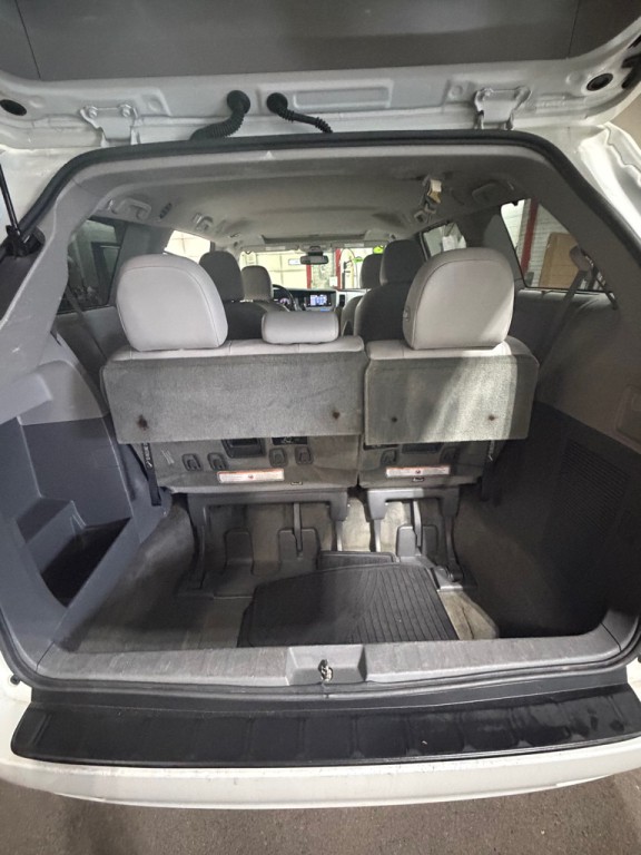2018 Toyota Sienna Image 12