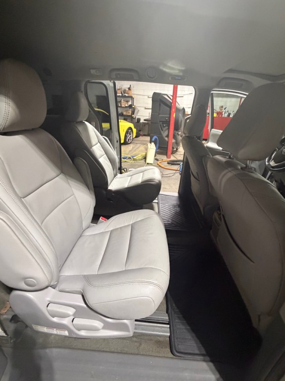 2018 Toyota Sienna Image 13