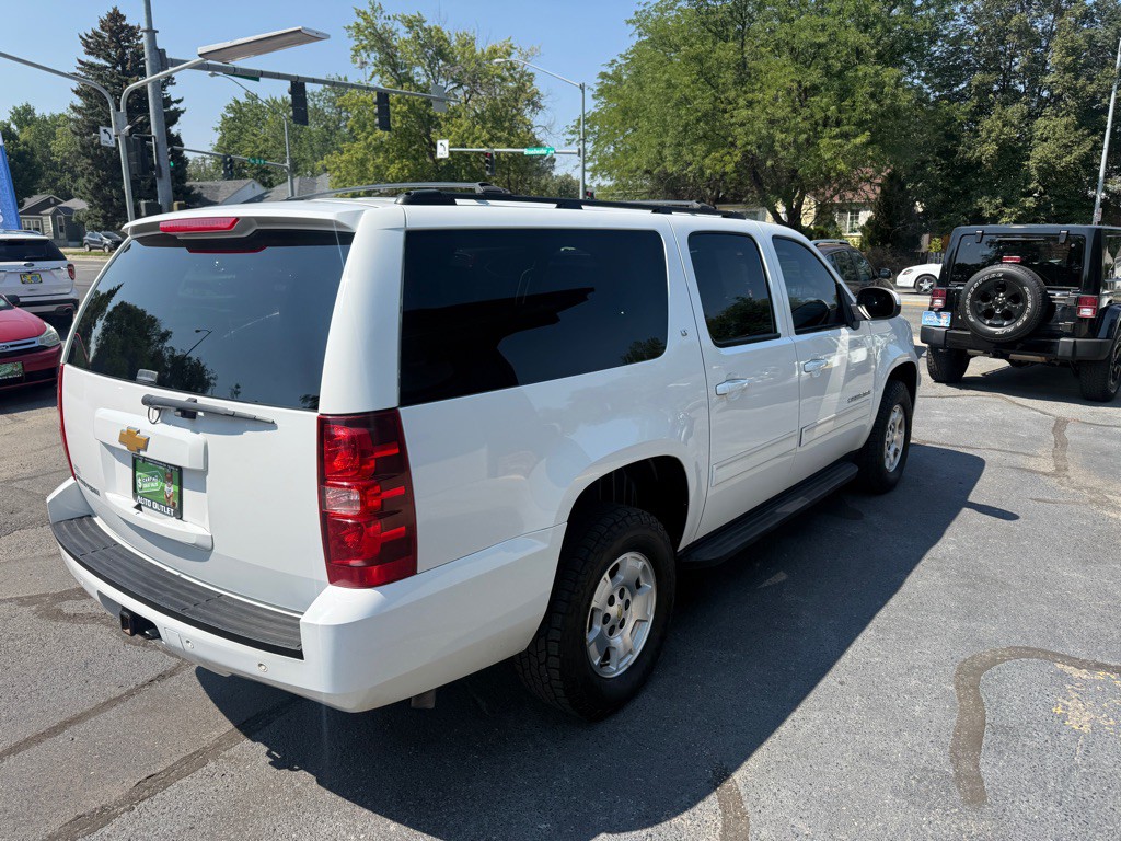 2013 Chevrolet Suburban Image 4