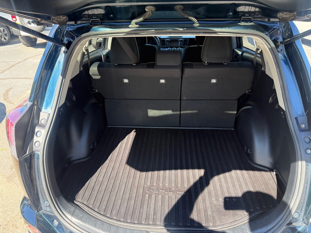 2017 Toyota Rav4 Image 11