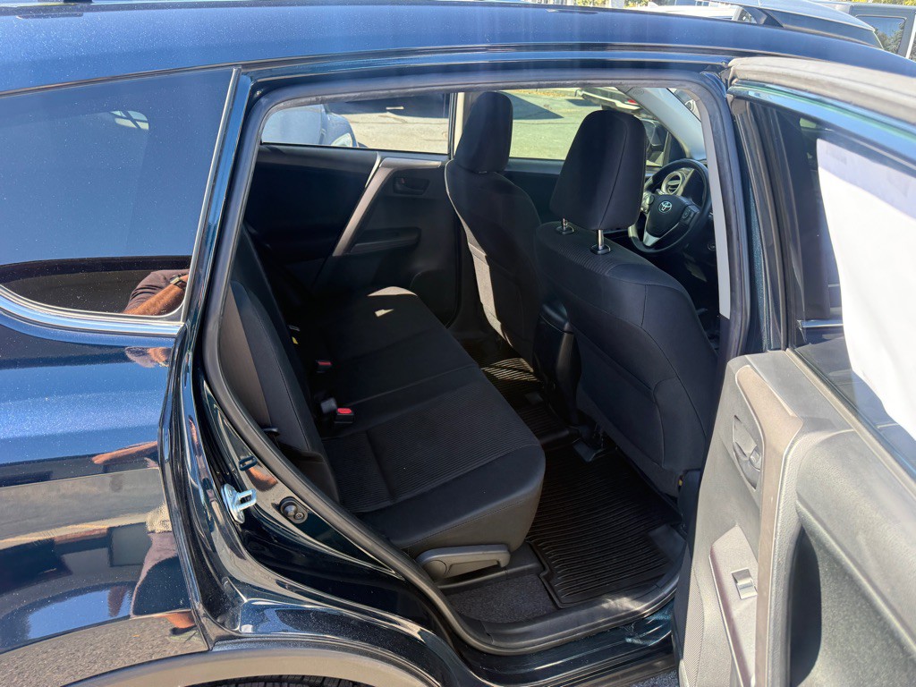 2017 Toyota Rav4 Image 12