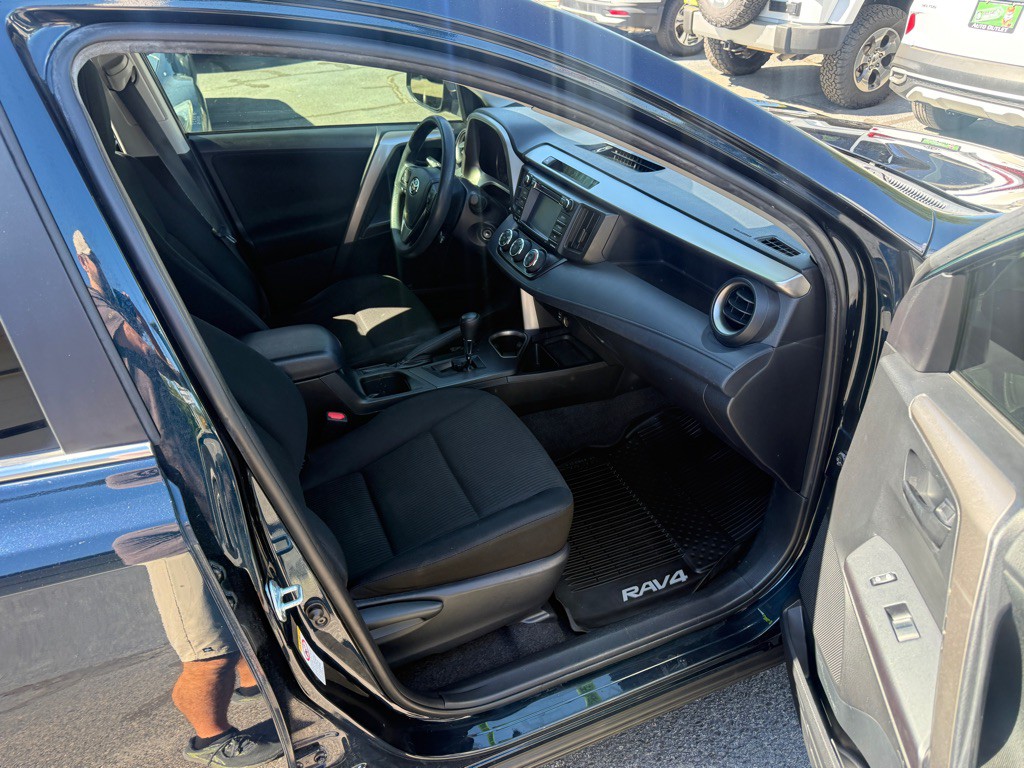 2017 Toyota Rav4 Image 13