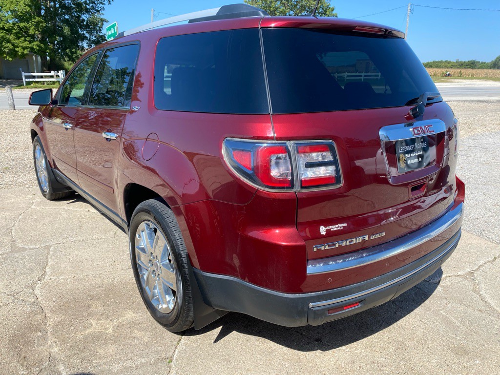2017 GMC Acadia Image 2
