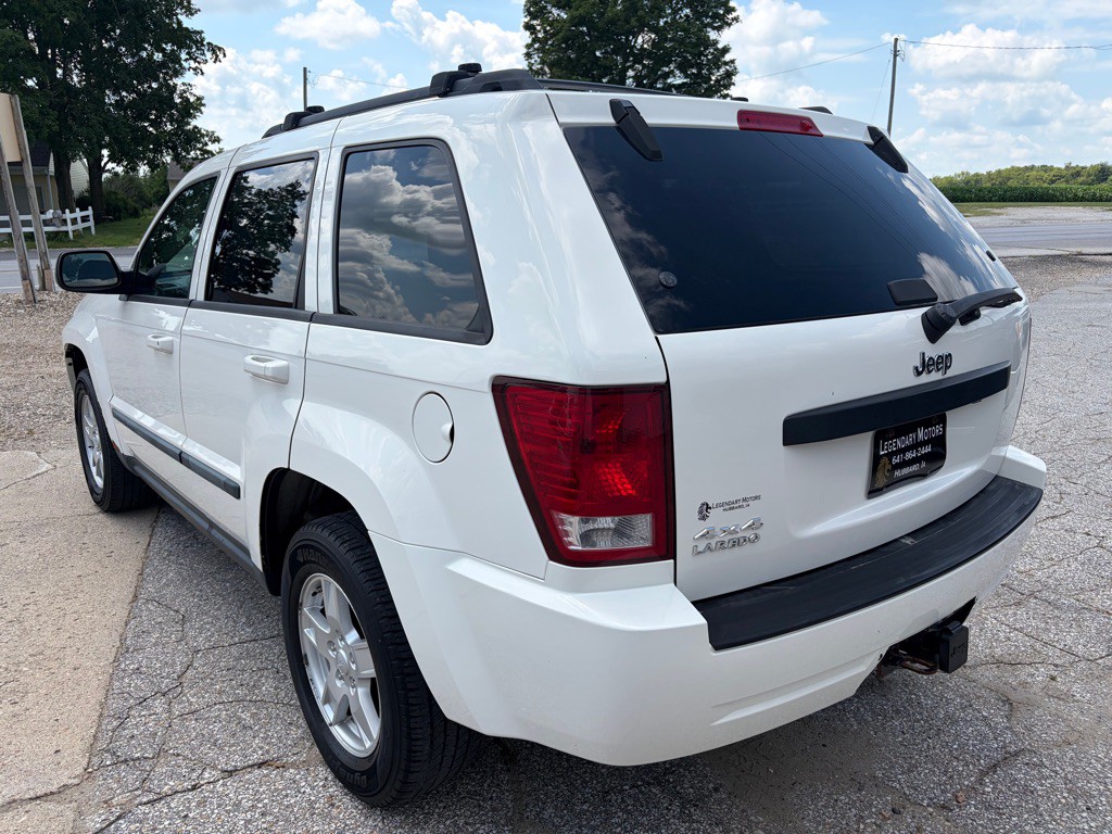 2007 Jeep Grand Cherokee Image 2