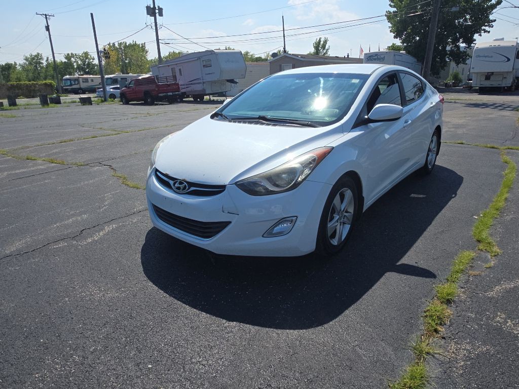 2013 Hyundai Elantra Image 3